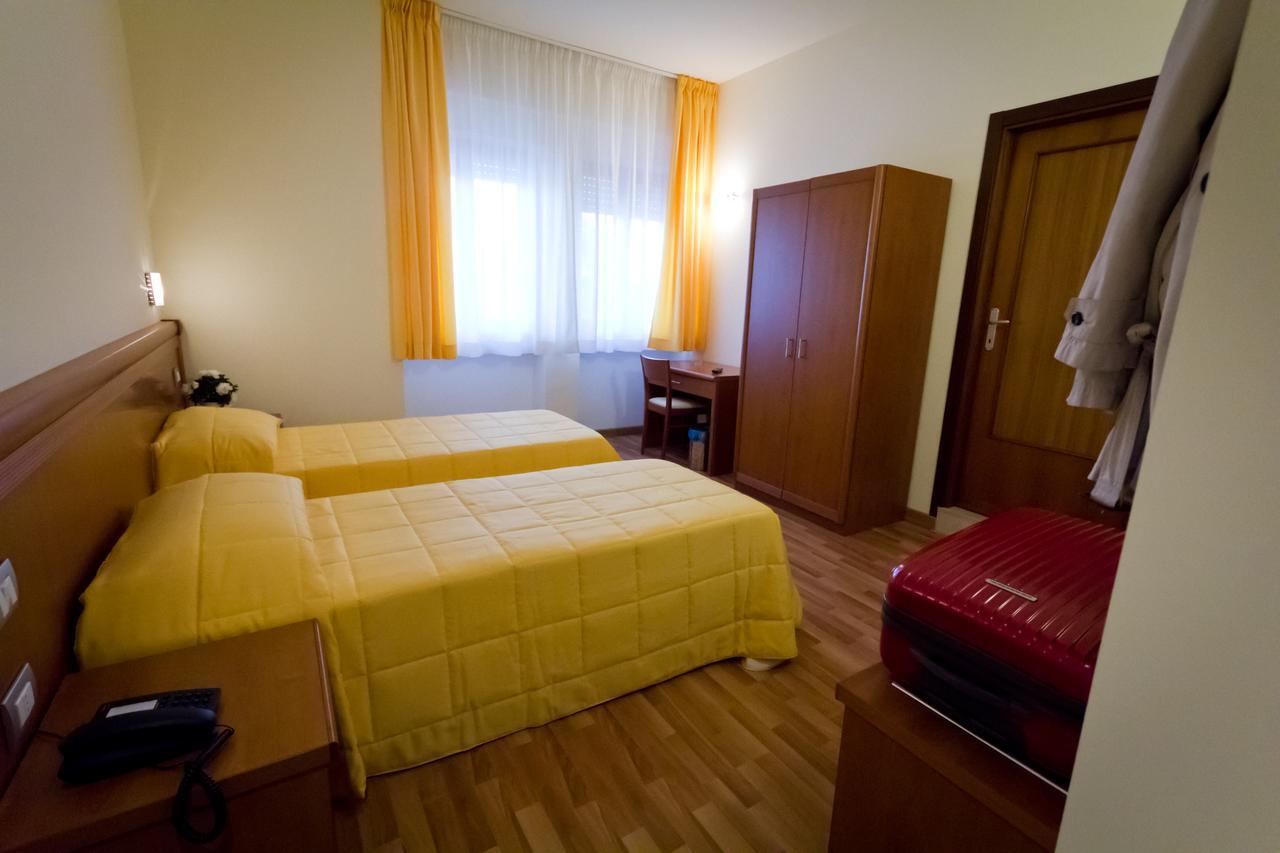 Hotel Donnini Assisi Dış mekan fotoğraf